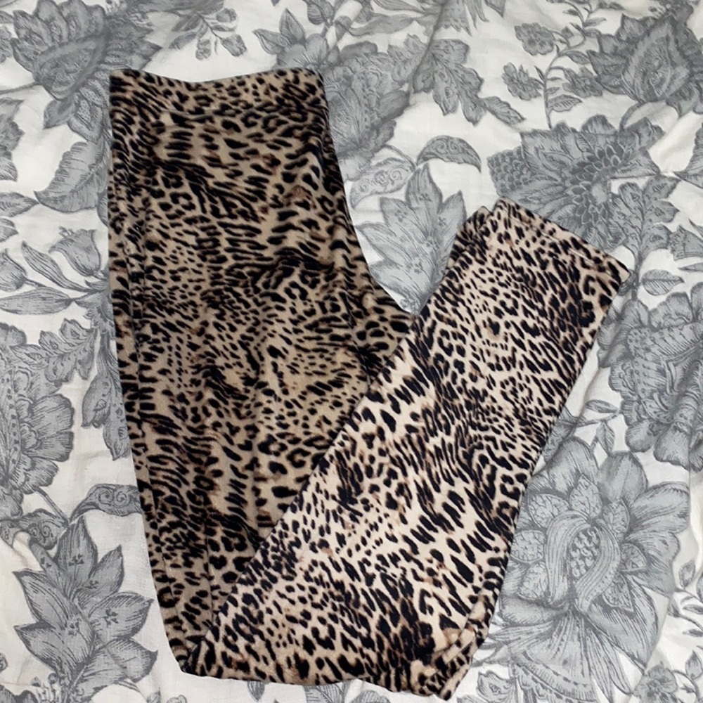 Soft Leopard Print Leggings.